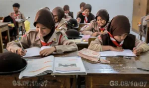 MK Putuskan SD SMP Gratis Kapan Mulai
