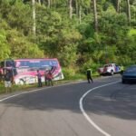 Cara Aman Mengemudi Truk dan Bus di Turunan