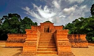 Rekomendasi 8 Destinasi Wisata Seru untuk Libur Waisak 2025