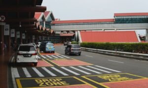 Perbedaan Parkir & Pick Up Premium di Bandara Soetta