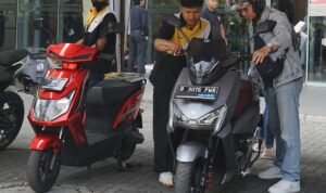 Penurunan Penjualan Motor Listrik 2025 dan Penyebabnya