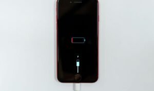 9 Cara Cas iPhone yang Benar agar Baterai Awet