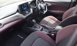 Interior Suzuki Fronx Tampil Berani dengan Bordeaux