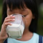 Minum 2 Liter Susu Bikin Anak Cepat Tinggi?
