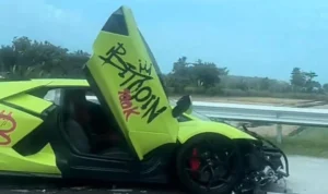 Kecelakaan Lamborghini Tabrak Ignis di Tol