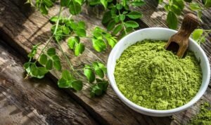 Tiga Daun Herbal untuk Kuatkan Tulang Seiring Usia