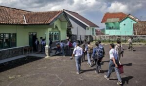 Kontroversi Jam Malam Pelajar Dedi Mulyadi