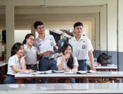 Pendidikan Menengah: Jembatan Menuju Masa Depan Gemilang