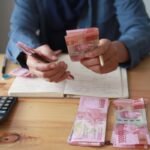 Tentu, mari kita susun artikel informatif tentang pengelolaan keuangan yang mudah dipahami.