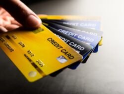 Kartu Kredit: Lebih dari Sekadar Plastik dalam Dompet Anda