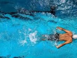 Manfaat Melakukan Olahraga Renang Secara Rutin Untuk Memperbaiki Postur Tubuh dan Kekuatan Otot Seluruh Badan